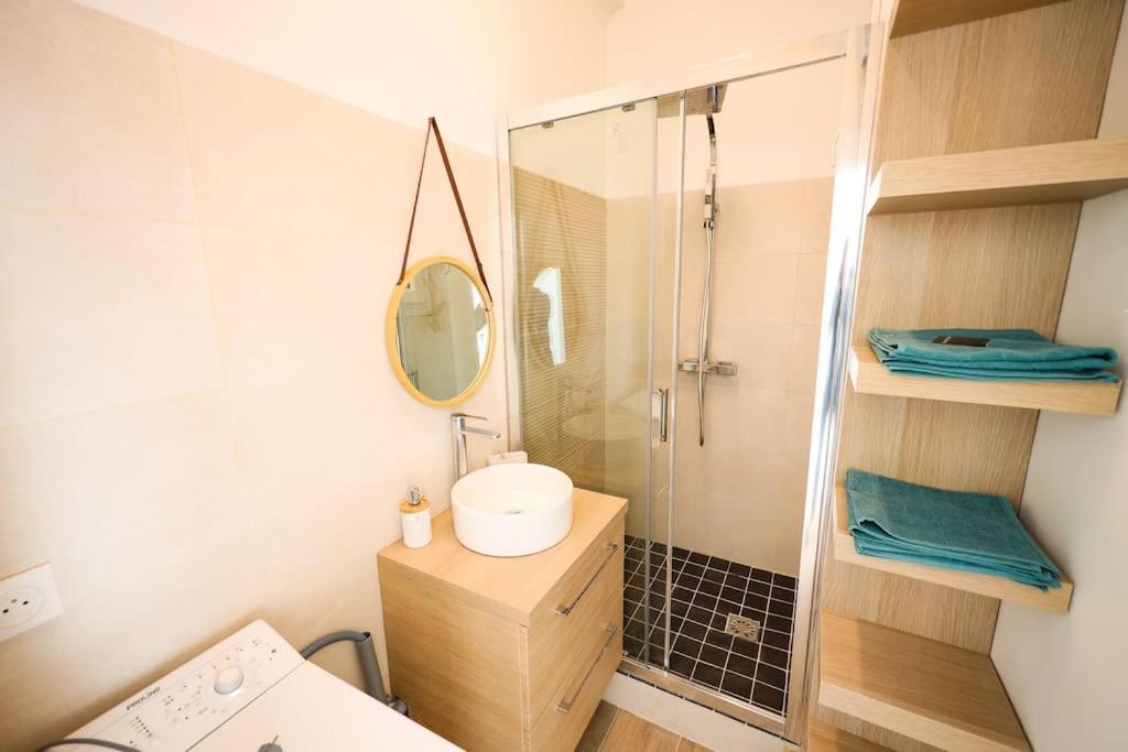 Cosy Pied A Terre Rue Corneille, Coeur Marseille, 4 Pers, 2 Ch Apartment Exterior photo