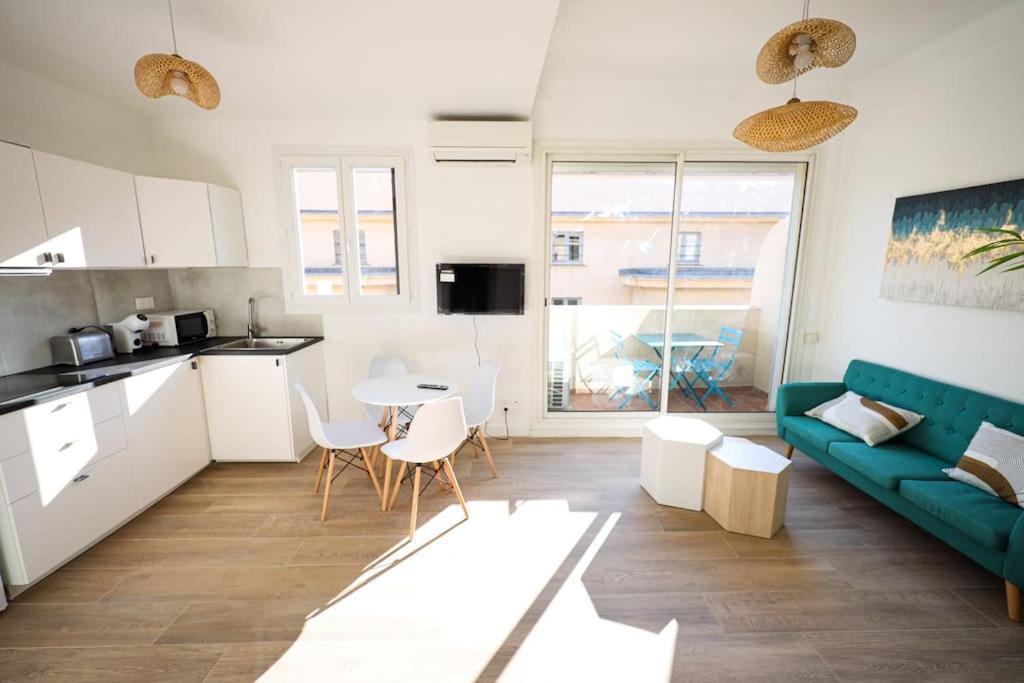 Cosy Pied A Terre Rue Corneille, Coeur Marseille, 4 Pers, 2 Ch Apartment Exterior photo